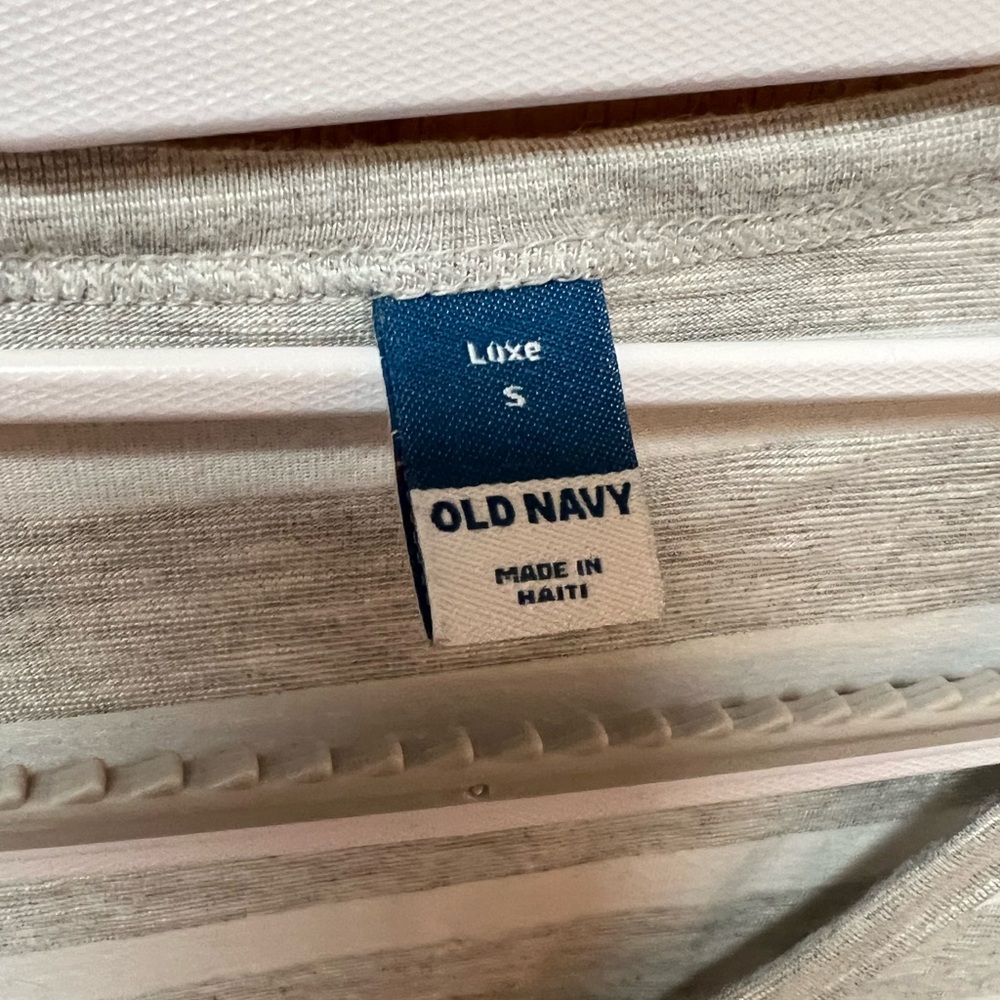 Old Navy Light Gray and white Striped Long Sleeve Top, EUC, Size S - Picture 4 of 5